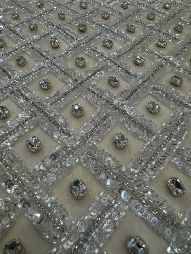 Imagine Broderie cu romburi mari din cristale si paiete
